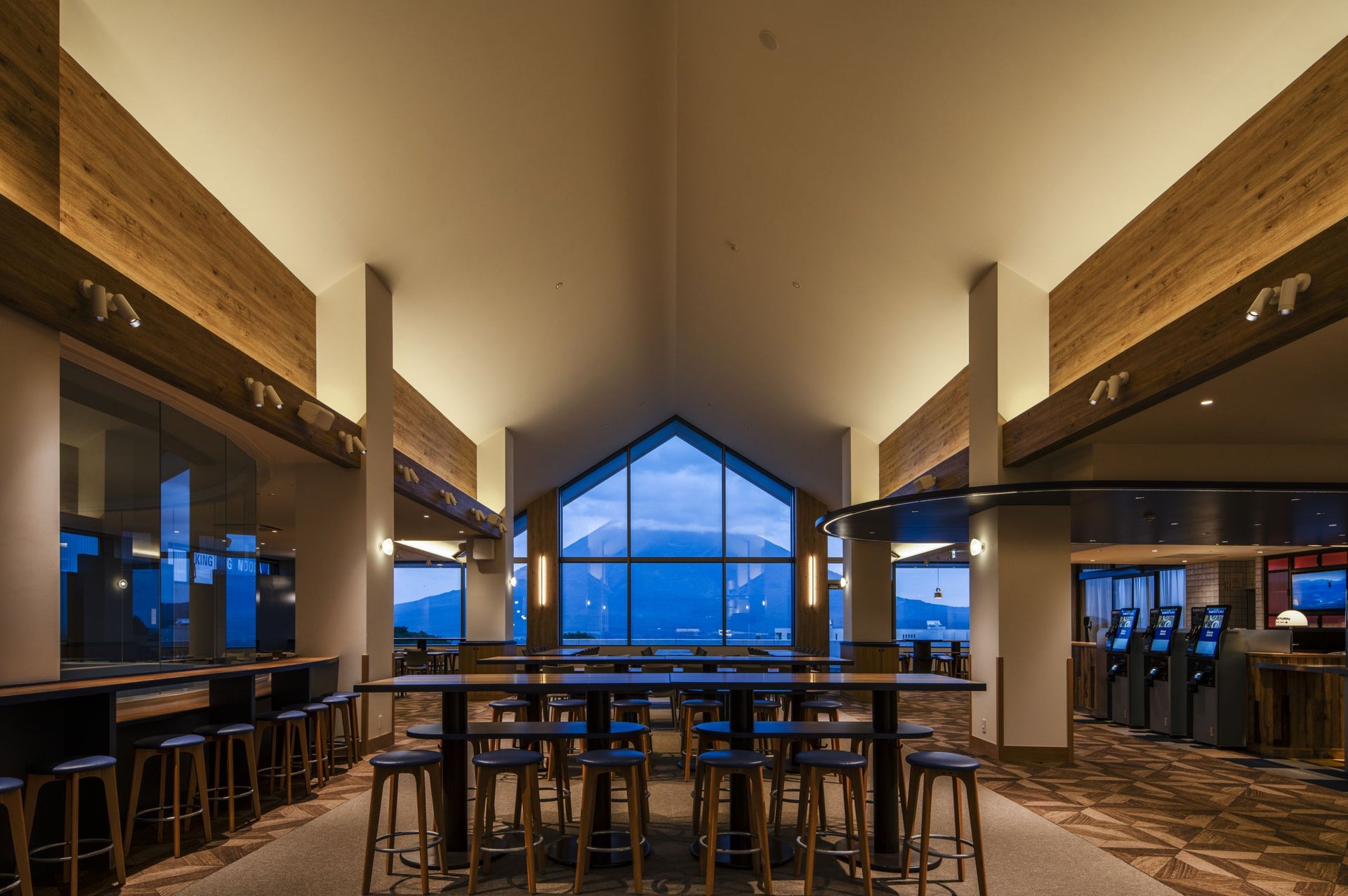 ニセコ東急 グラン・ヒラフ　マウンテンセンター2